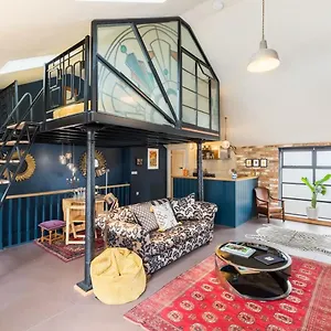 Pittville Loft - Cheltenham Highly Rated With Free Parking Apartment