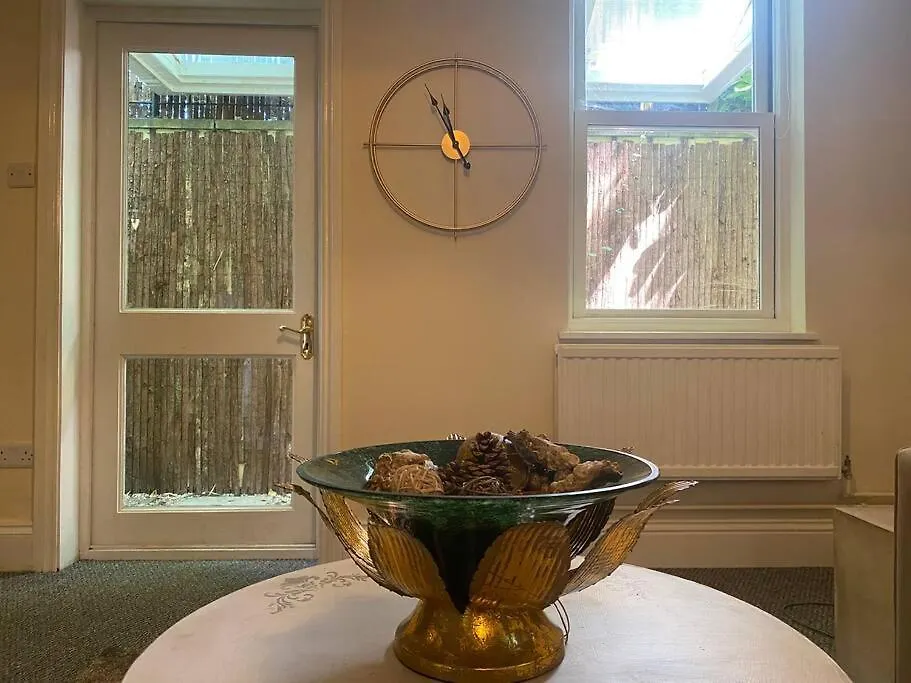 Apartment Dorset Villa Flat 2 At Pittville Lawn GLOUCESTERSHIRE